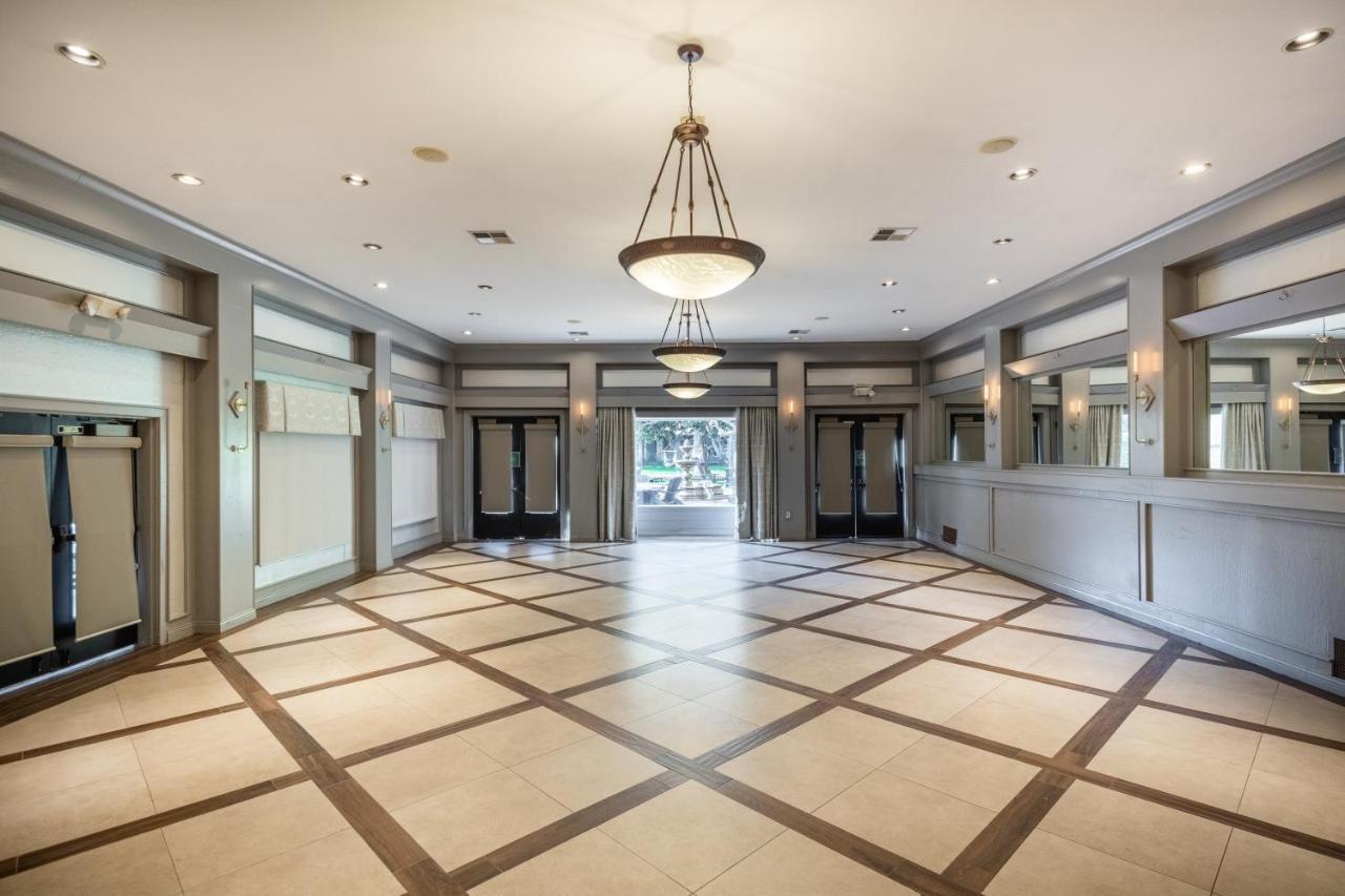 Inn Marin And Suites, Ascend Hotel Collection Новато Экстерьер фото