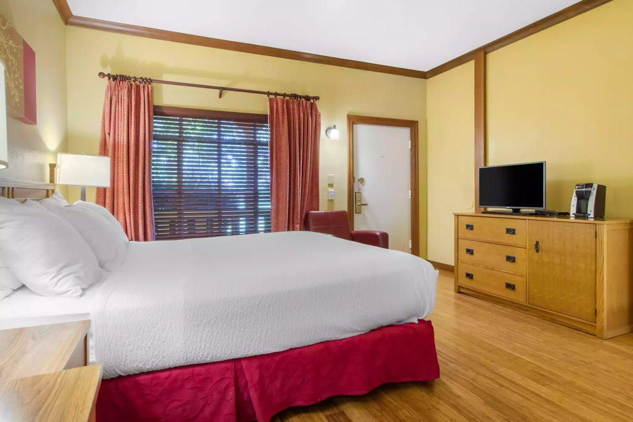 Inn Marin And Suites, Ascend Hotel Collection Новато Экстерьер фото