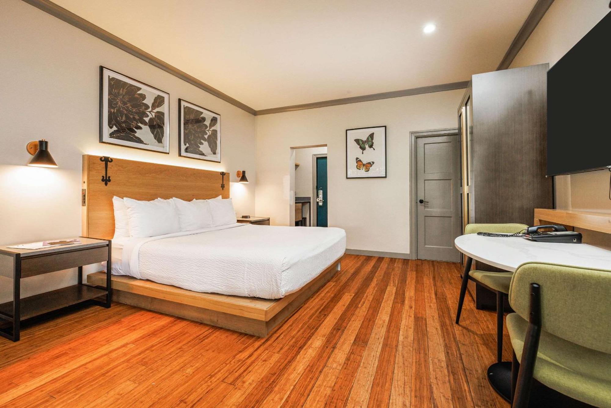 Inn Marin And Suites, Ascend Hotel Collection Новато Экстерьер фото