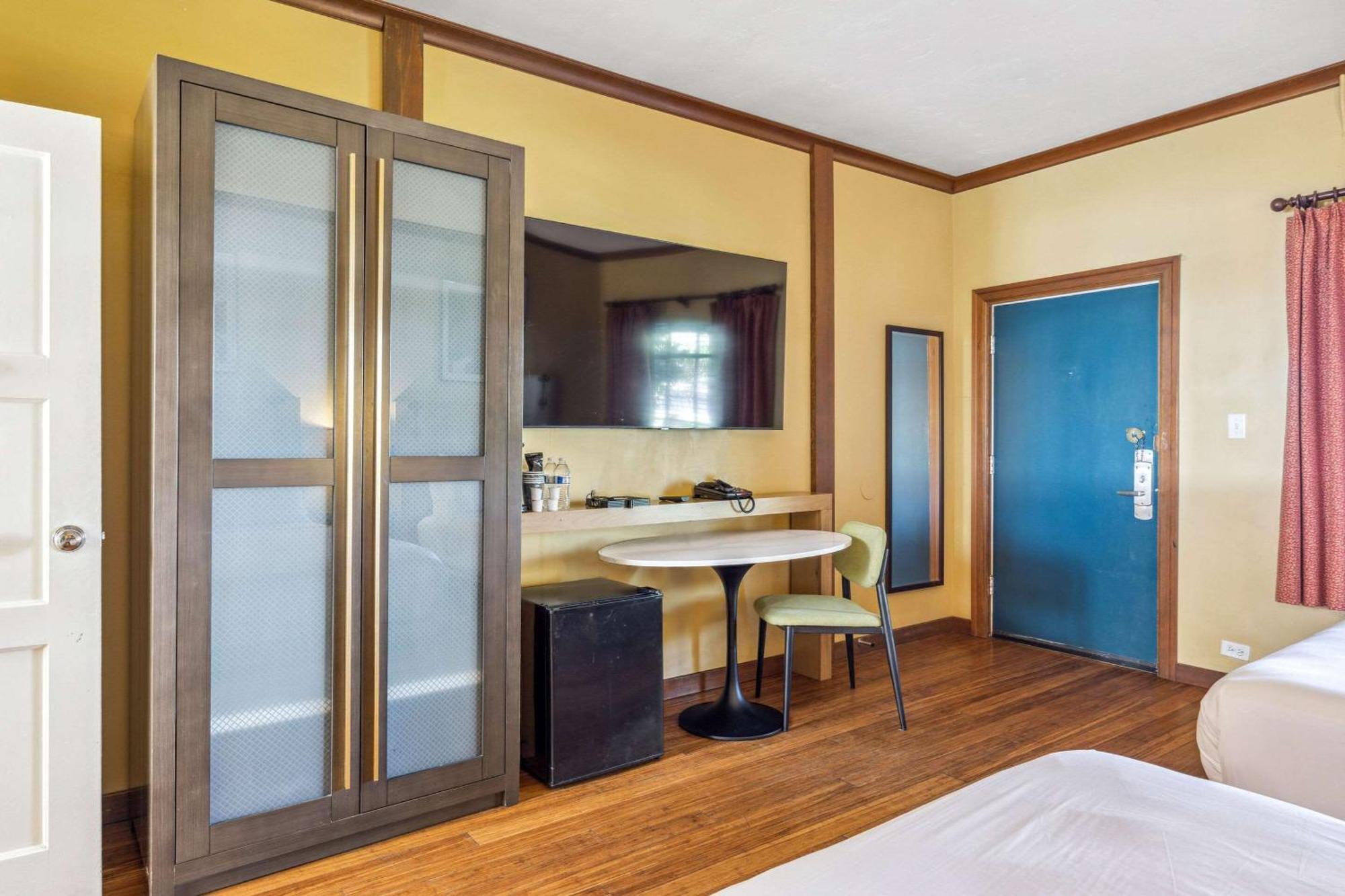 Inn Marin And Suites, Ascend Hotel Collection Новато Экстерьер фото